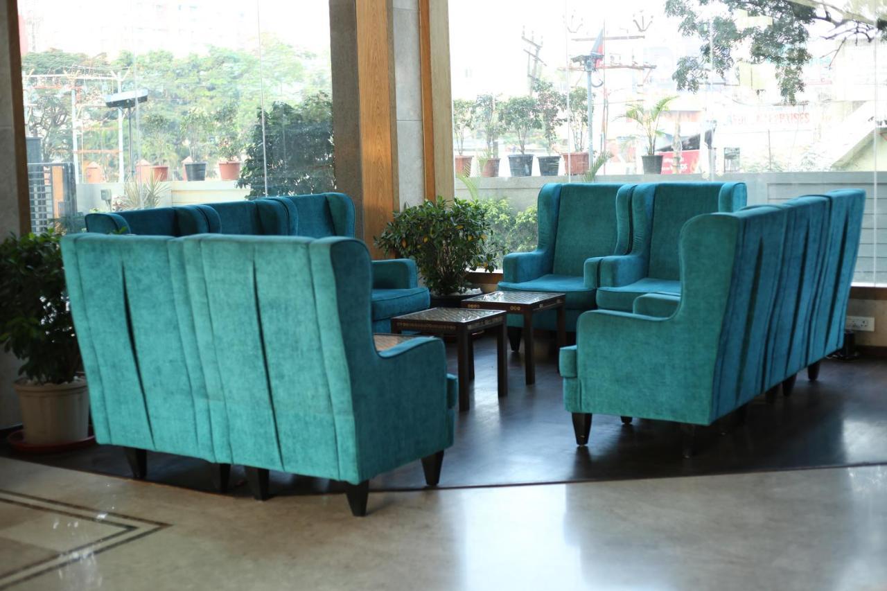 V 7 Hotel Chennai Eksteriør bilde