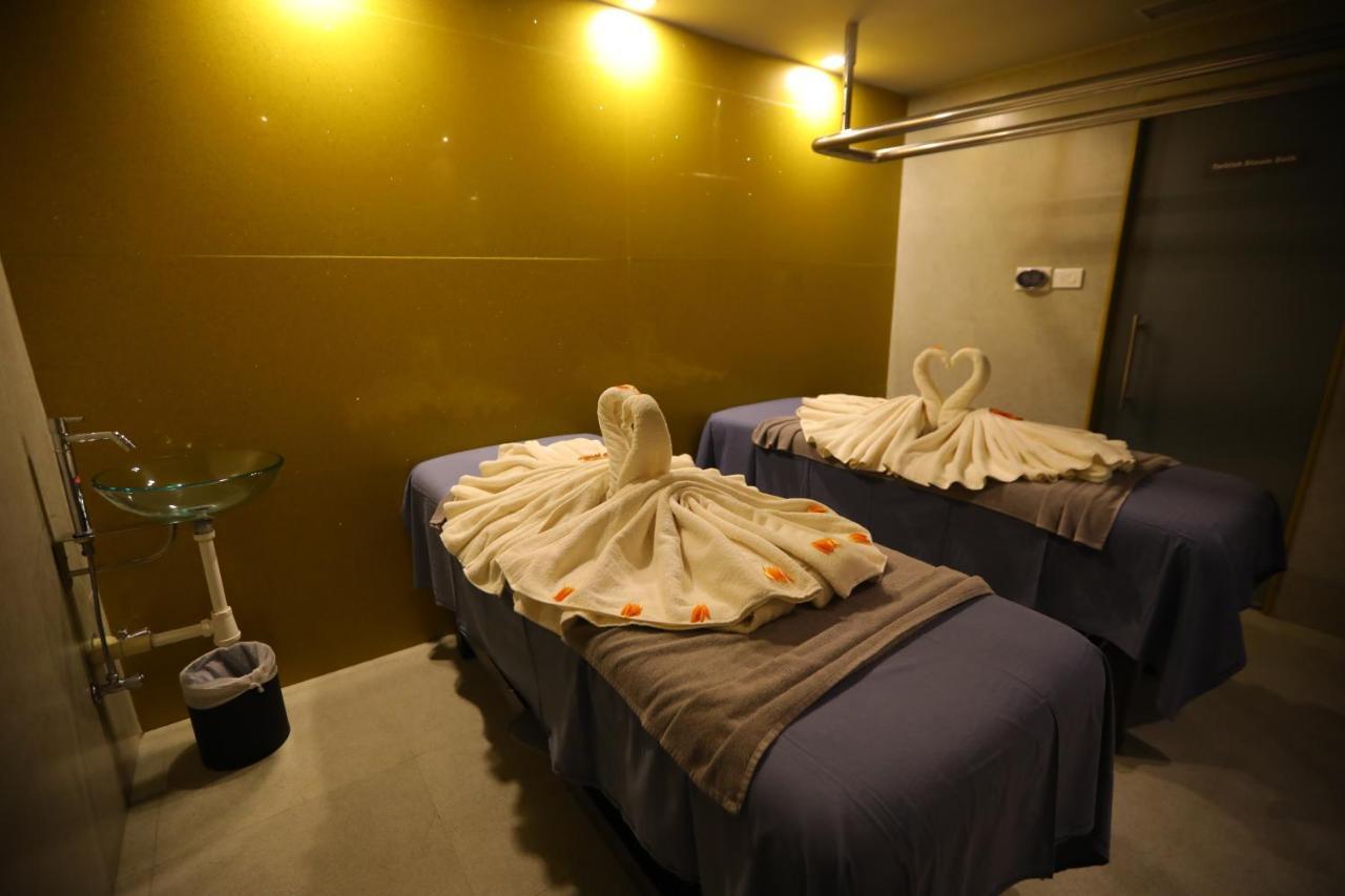 V 7 Hotel Chennai Eksteriør bilde