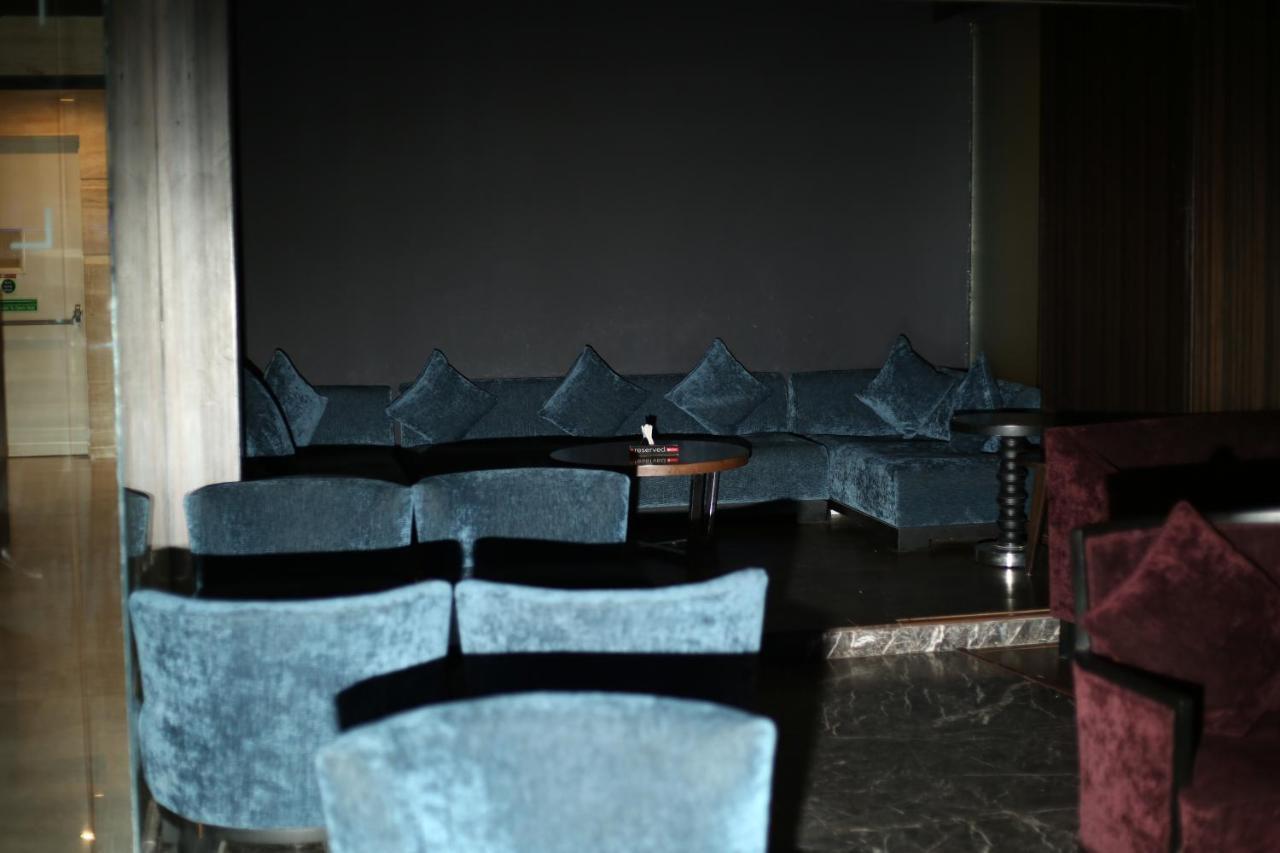 V 7 Hotel Chennai Eksteriør bilde